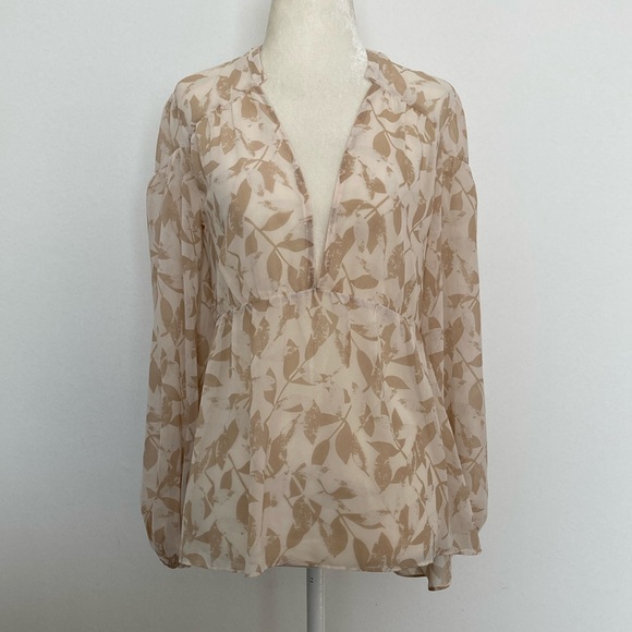 cabi Couplet Peasant Sheer Long Sleeve Top - Picture 3 of 11